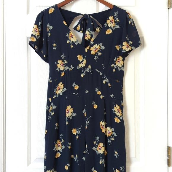 Abercrombie & Fitch Floral Tied Back Cropped Straight Wide Leg Jumpsuit Navy M - Picture 2 of 15